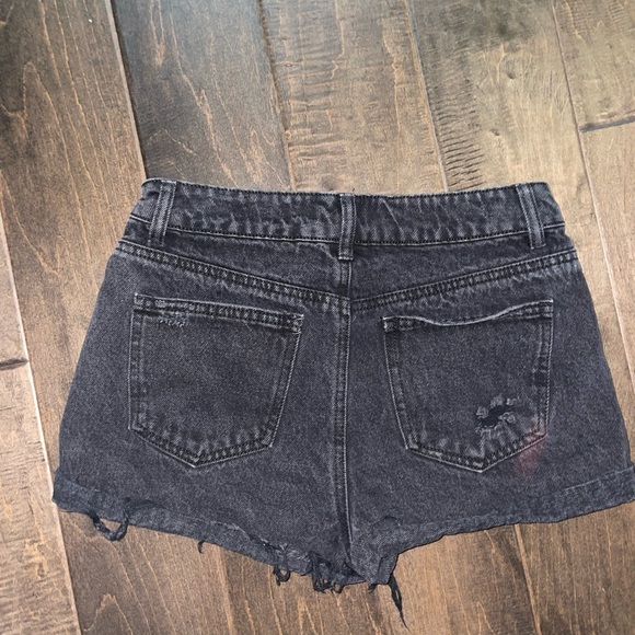FOREVER 21 black jean shorts size 28 - Picture 2 of 3